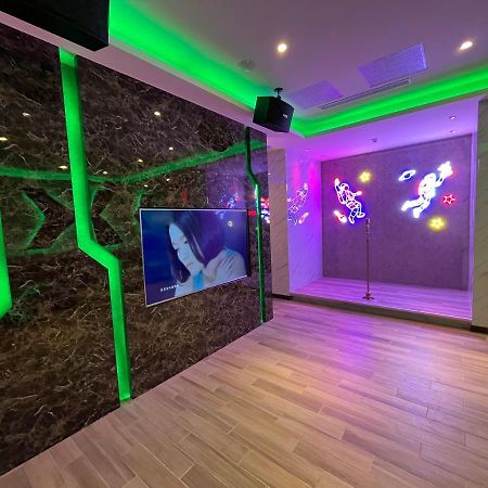 Purple Rainbow Motel تايبيه المظهر الخارجي الصورة