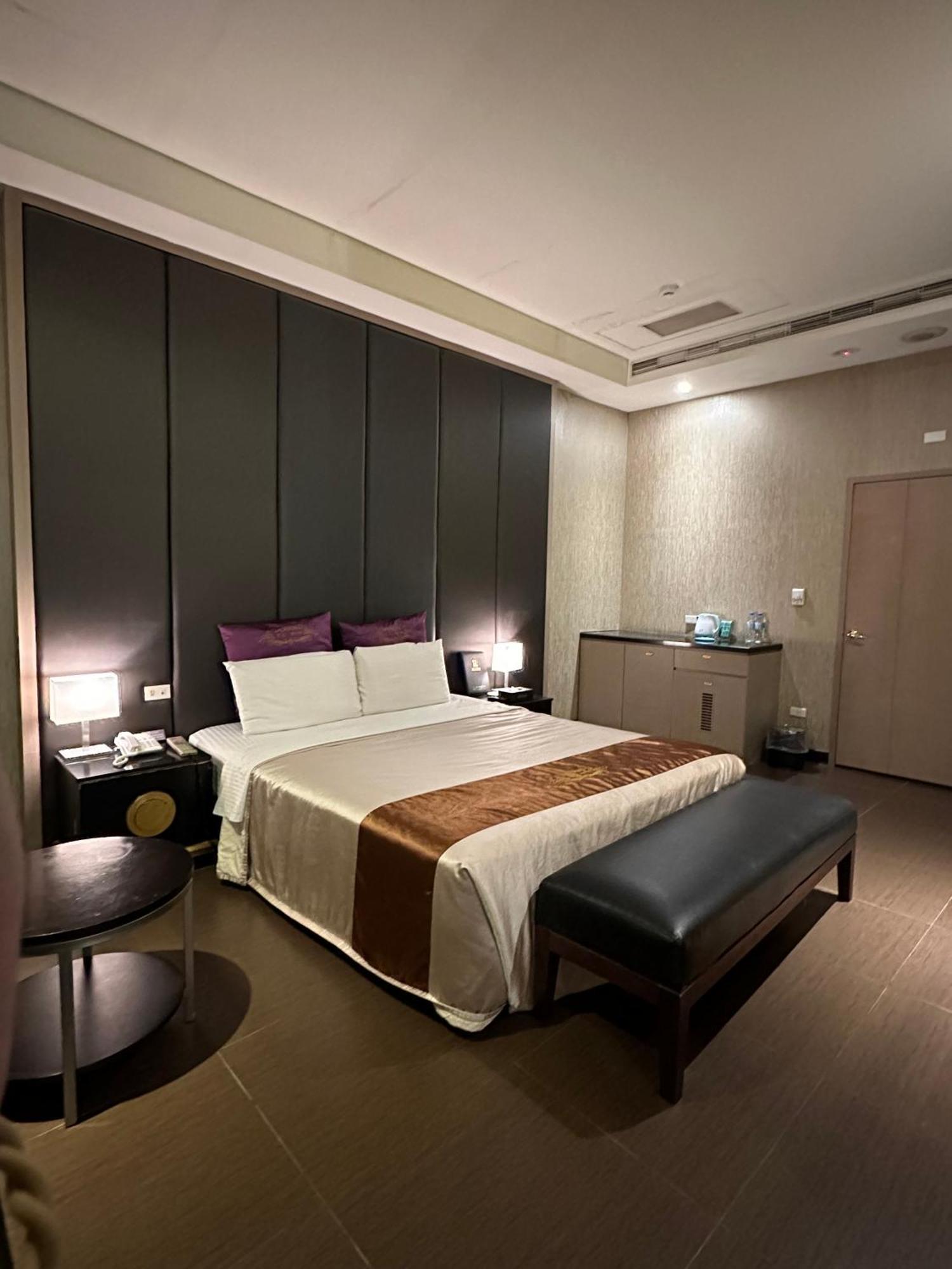 Purple Rainbow Motel تايبيه المظهر الخارجي الصورة